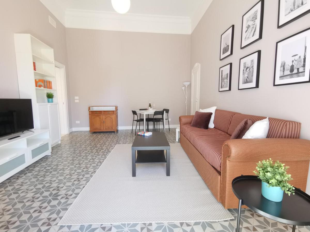 Vittorio Emanuele 71 Apartment Bari Bagian luar foto